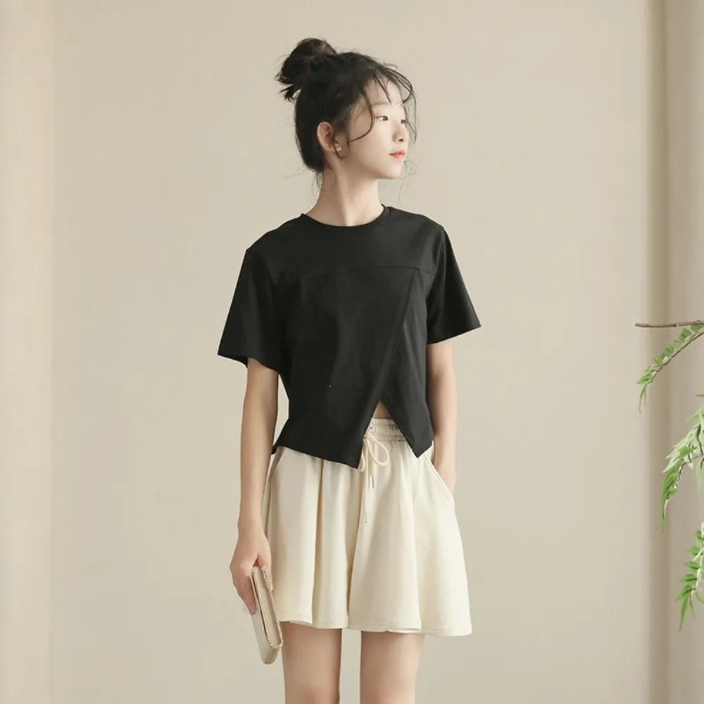 日系 纯色开叉短版上衣 裙裤 套装 Sleek Split-Hem Top & Flowing Culotte Shorts