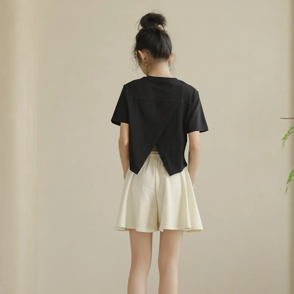日系 纯色开叉短版上衣 裙裤 套装 Sleek Split-Hem Top & Flowing Culotte Shorts