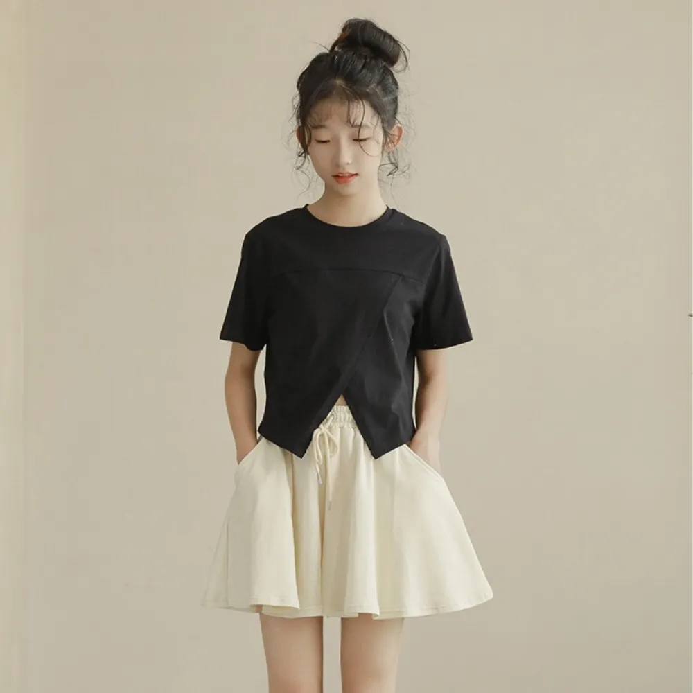日系 纯色开叉短版上衣 裙裤 套装 Sleek Split-Hem Top & Flowing Culotte Shorts