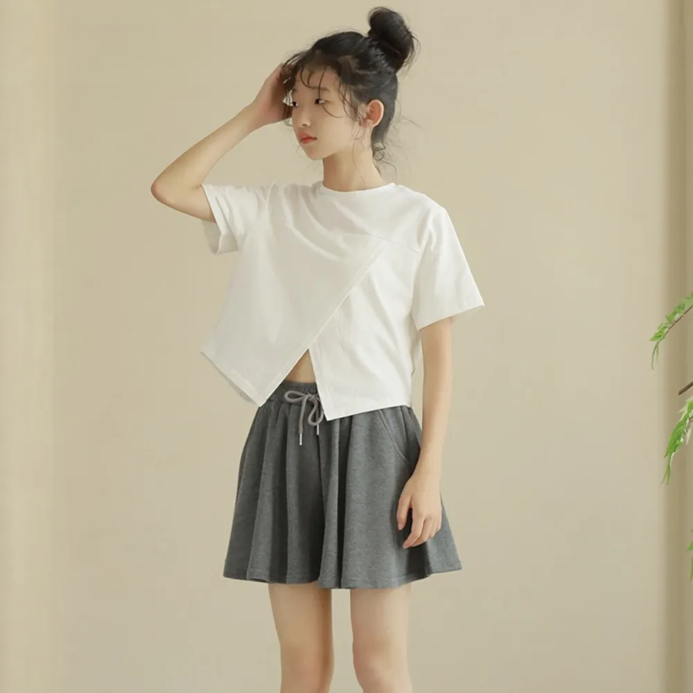 日系 纯色开叉短版上衣 裙裤 套装 Sleek Split-Hem Top & Flowing Culotte Shorts