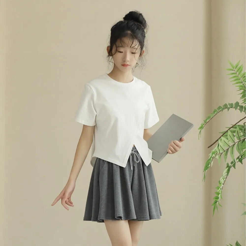 日系 纯色开叉短版上衣 裙裤 套装 Sleek Split-Hem Top & Flowing Culotte Shorts
