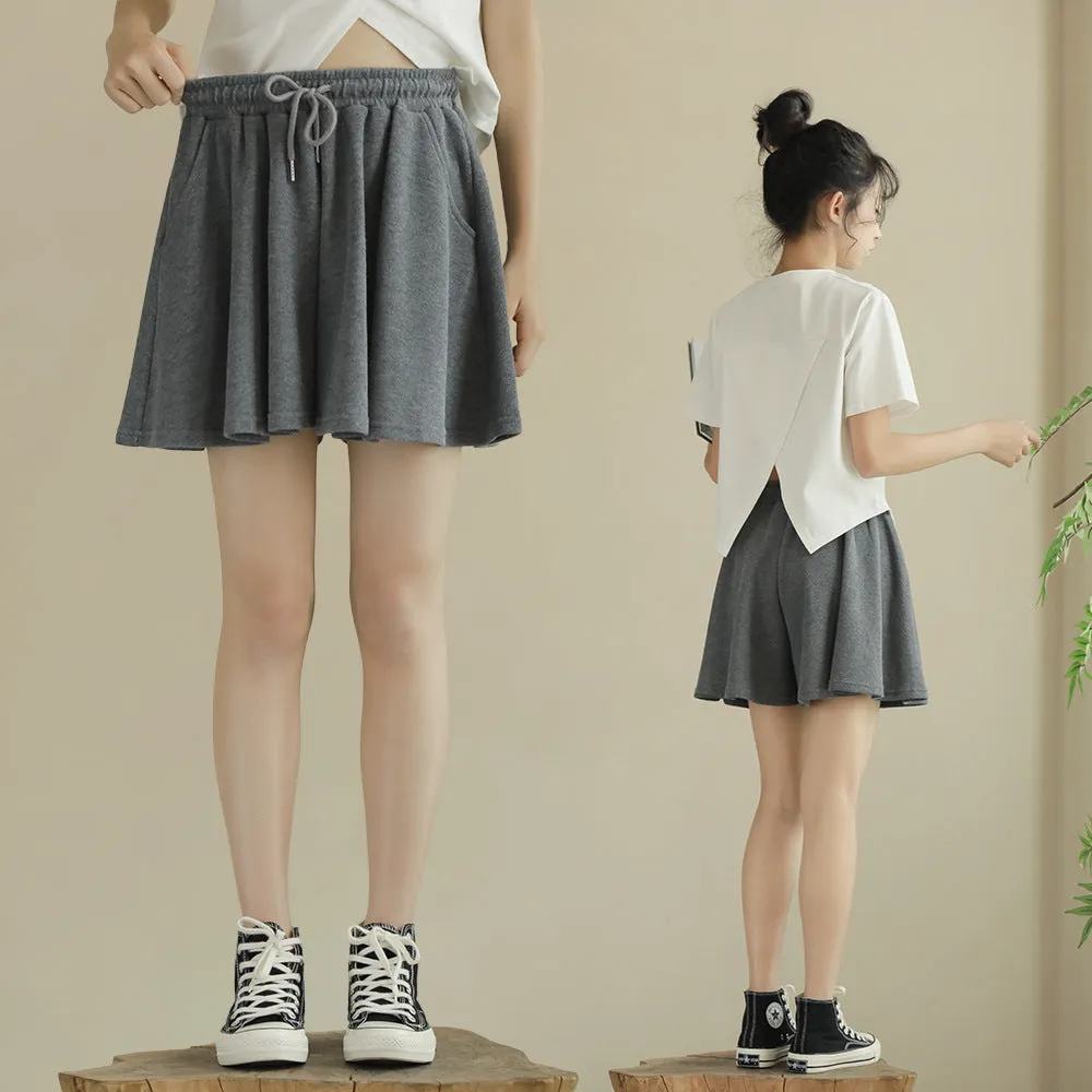 日系 纯色开叉短版上衣 裙裤 套装 Sleek Split-Hem Top & Flowing Culotte Shorts