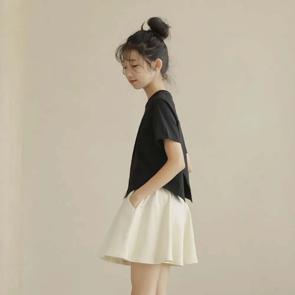 日系 纯色开叉短版上衣 裙裤 套装 Sleek Split-Hem Top & Flowing Culotte Shorts