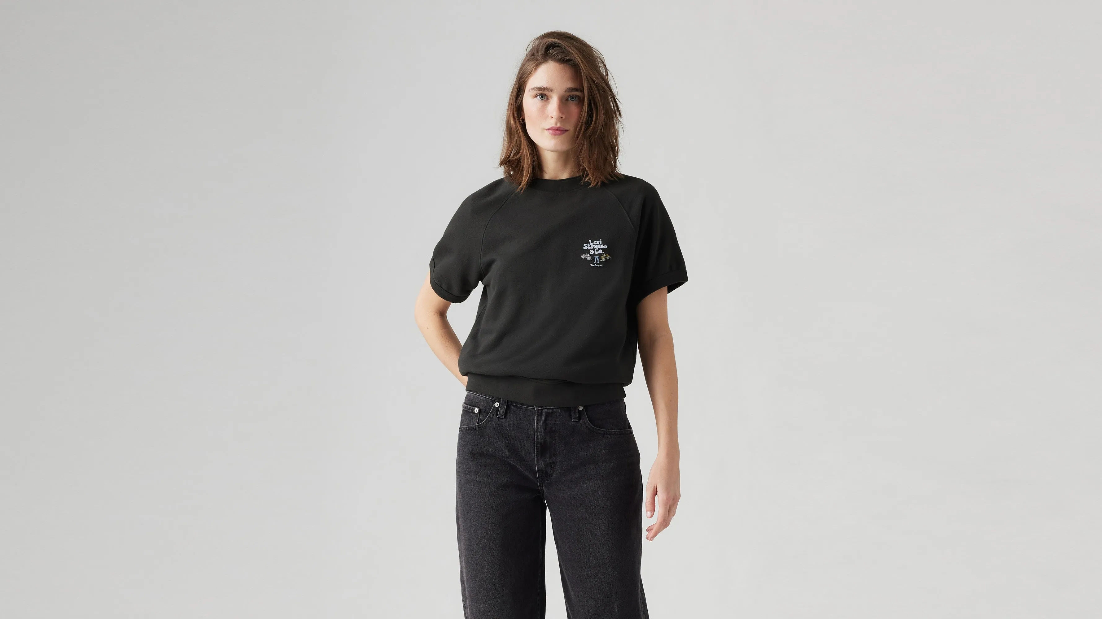 Levi’s® Women’s Graphic Marina Short-Sleeve Crewneck Sweatshirt