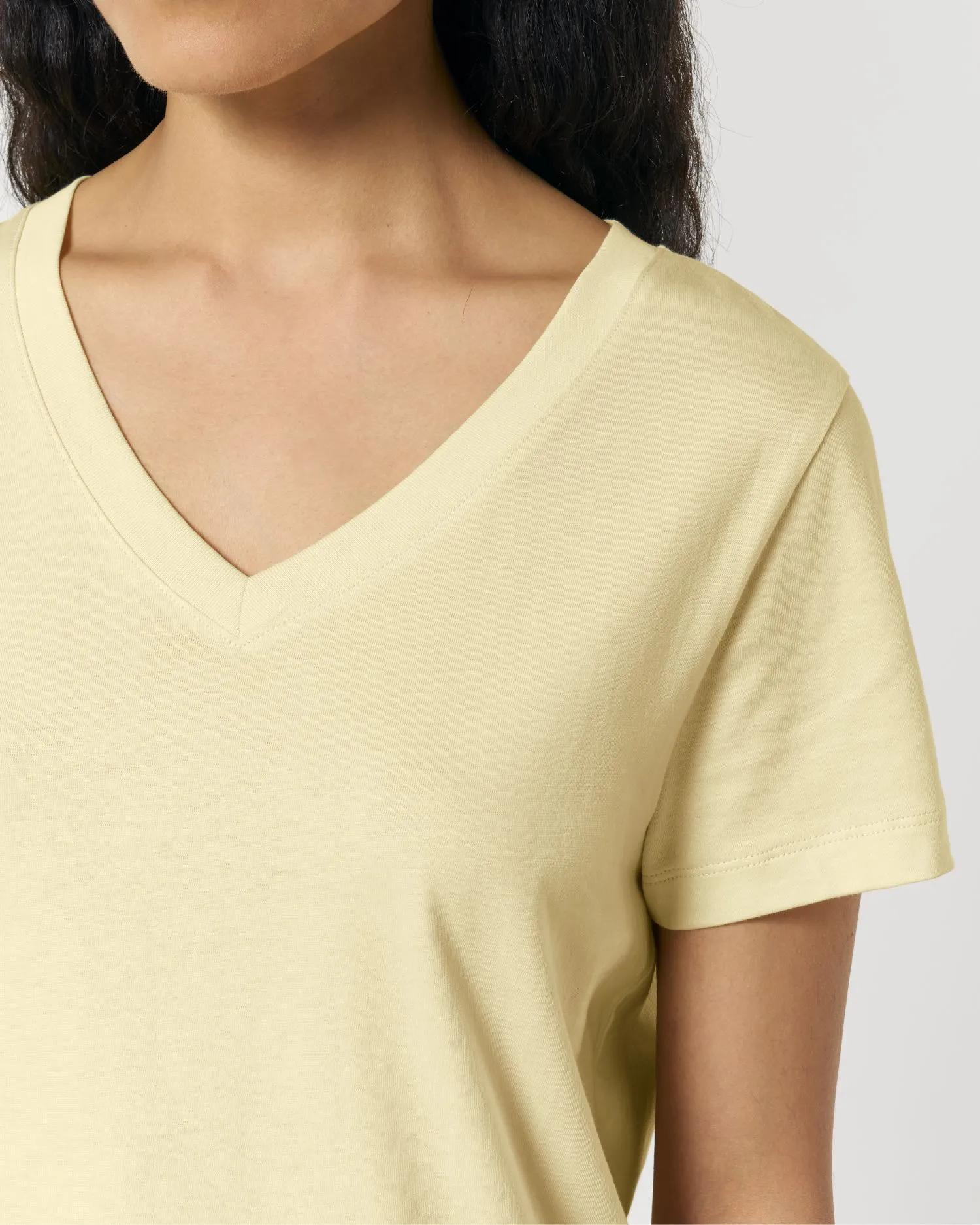 Women's Organic V-Neck T-Shirt - 155 GSM | Stella Isla STTW176