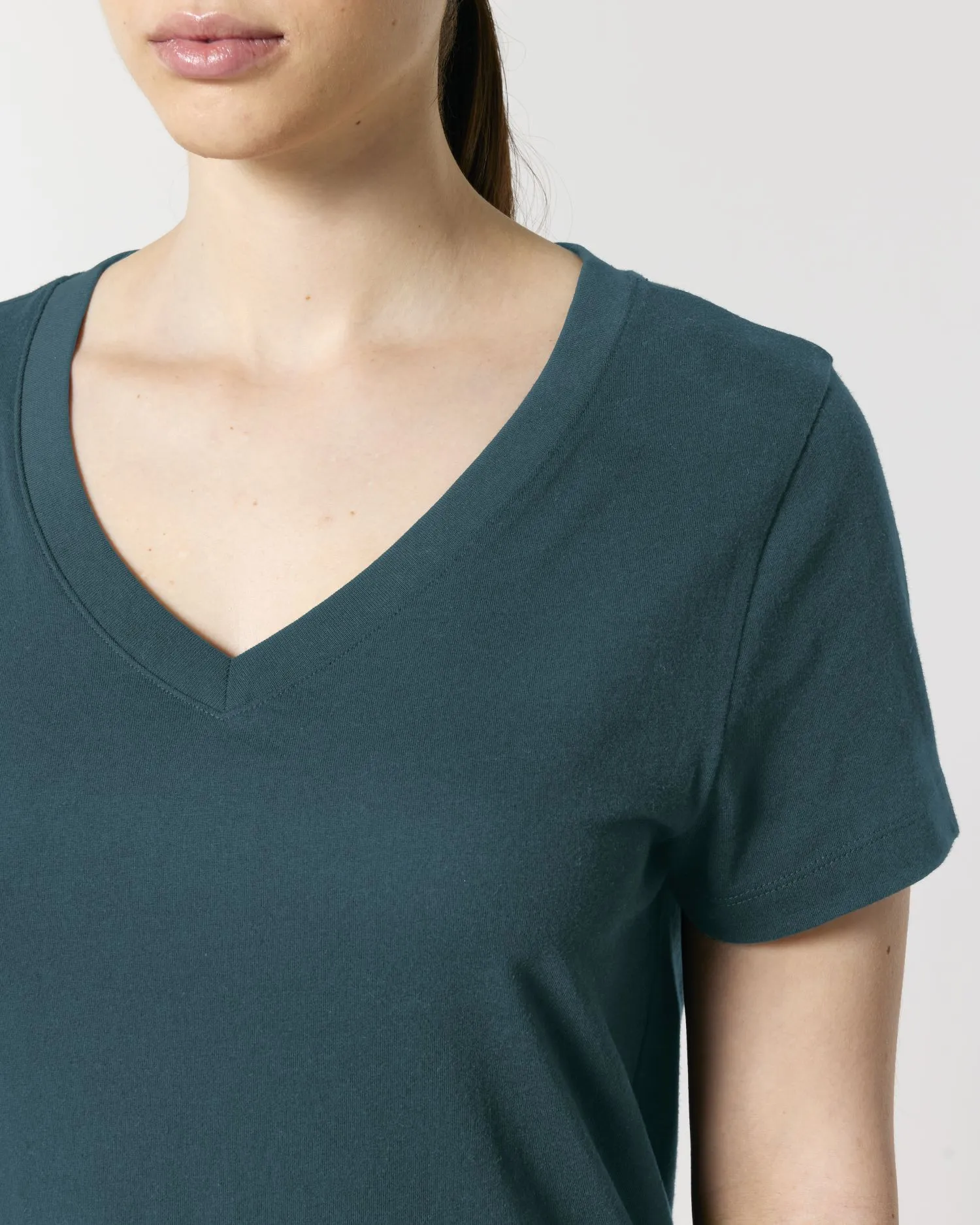 Women's Organic V-Neck T-Shirt - 155 GSM | Stella Isla STTW176