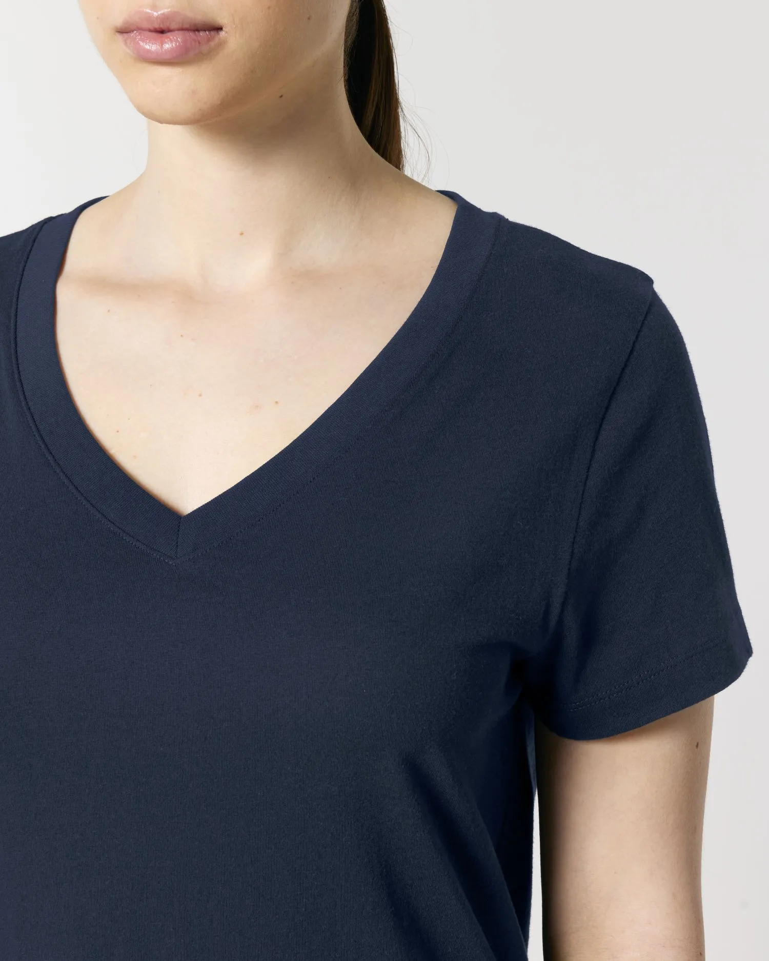 Women's Organic V-Neck T-Shirt - 155 GSM | Stella Isla STTW176